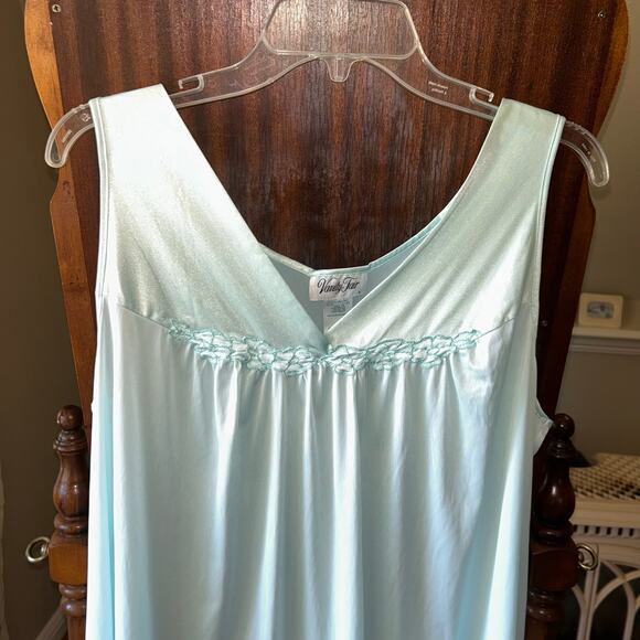 Vanity Fair Nightgown Womens Large Aqua Nylon Sleeveless Floral Appliqué At Bust - Picture 2 of 8